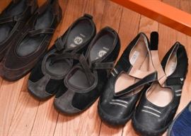 Women's Shoes & Boots (Sizes 9-10)