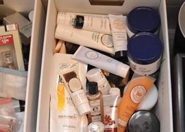 Cosmetics (Clinique, L'Oreal, Perlier, Etc.)
