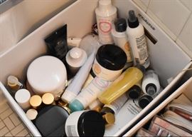 Cosmetics (Clinique, L'Oreal, Perlier, Etc.)
