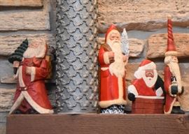 Wood Carved Santa Claus Figurines