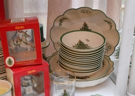 Spode Christmas Tree Dinnerware / Dishes & Accessories