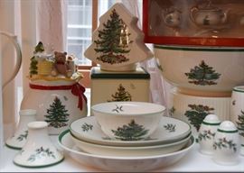 Spode Christmas Tree Dinnerware / Dishes & Accessories