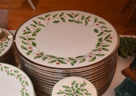 Lenox Christmas China / Dinnerware