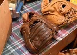 Baseball Mitts / Gloves