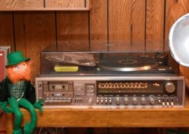 Vintage Zenith Stereo with Turntable & Cassette Player