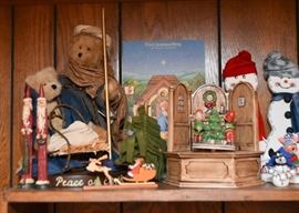 Christmas Decor & Collectibles (including Rowe Pottery, Annalee, Boyds Bears & More)
