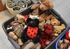 Another Tub Full of Boyd's Bears