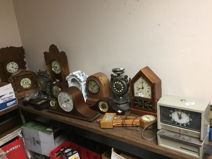 Mantle clocks, kitchen clocks