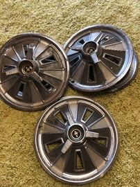 '65/'66 Ford Mustang spinner hub caps