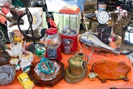 The Fun Table!  JELLY BEAN machine:  SOLD