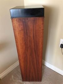 Art Display Pedestal