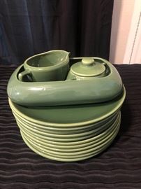 Bauer green dish set