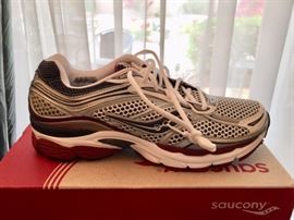 NIB Saucony Running Shoes (10.5)