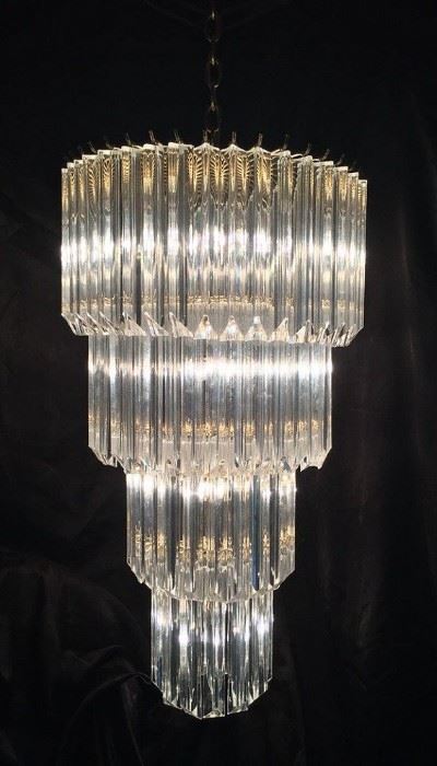 THIS IS A SIMILAR PICTURE OF THE CHANDELIER WE HAVE. OURS IS ALREADY PACKED AND READY TO GO!