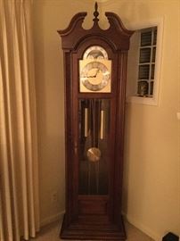 Grandfather Clock Howard Miller
