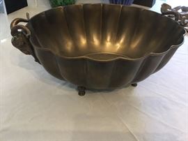 Large rams head center bowl.