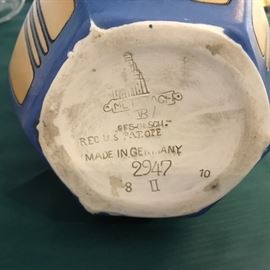 Metal have pottery from Germany.