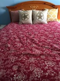 Queen Bedroom Set Pine, Bedding, Nightstand, Lamp, Decorative Pillows