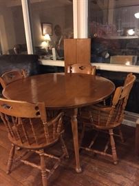 Colonial Dinette Set