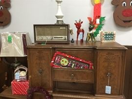 Fitz Floyd Christmas candy dish w/box, holiday items