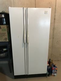 Whirlpool fridge/freezer -- works great!