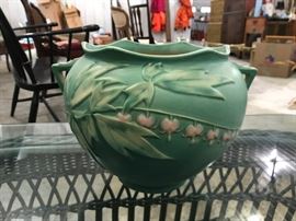 Roseville Pottery bleeding heart jardinière #651-7”, green.