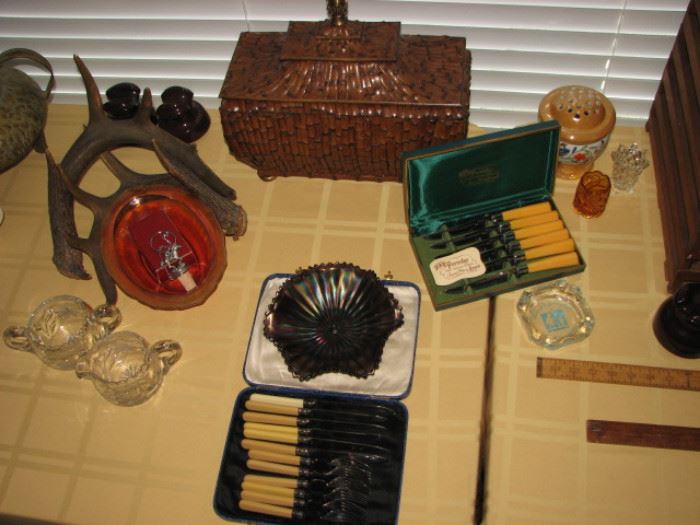 lidded box, pair of antlers, carnival glass fluted dish,  Peer edge bakelite handled knife set, bone handled knife & fork set