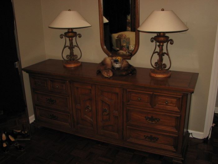 dresser, pair of Frederick Cooper lamps