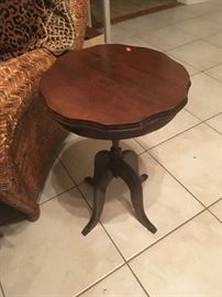 Antique Pedistal Table Small Mahogany RR1011 https://www.ebay.com/itm/123503493685