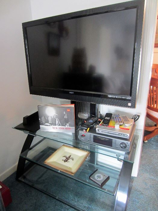Vizio LCD TV (stand optional) DVD & VHS player