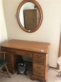 solid wood dresser w mirror