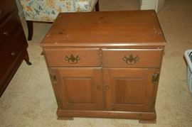 2 door/2 drawer cabinet