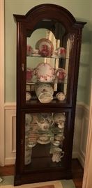 Curio cabinet, lighted with locks