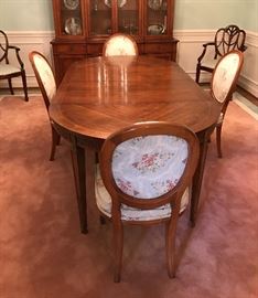 Drexel Heritage Grand Tour Dining table and 4 chairs