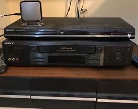 Sony adaptive picture control VCR & Toshiba DVD player