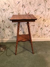 Vintage oak end table/candle stand