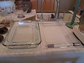 Pyrex & Serving Tray