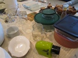 Assorted Kitchen Items