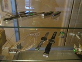 Men's & Ladies Watches, Knives & Jewelry. Vintage Seiko Man's 27 Jewel Bell-Matic Alarm Watch, #4006-7012