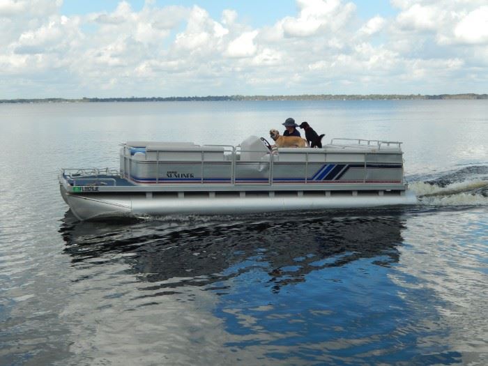 24' Harris Sunliner FloteBoat Pontoon Boat - AVAILABLE FOR PRESALE