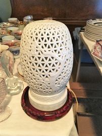 Ceramic lattice work lamp