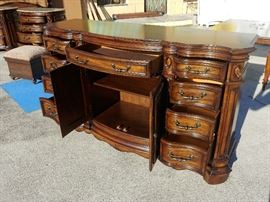 The elegance of Mediterranean style with the warm essence of the Islands resonate through the Casa Cristina Collection by Pulaski to create beautiful, livable furniture designed for today's lifestyle.
Felt lined top drawer; Framed drawers; Step back base molding; Stone top; Being Sold as part of a 4 Piece Bedroom Set along with a matching 2 Nightstand & King Bed Frame; 75"W x 23"D x 43"H; $4100 for the Set; ref #: 19982