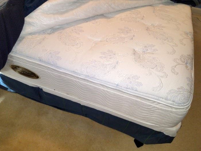 King Beautyrest mattress set