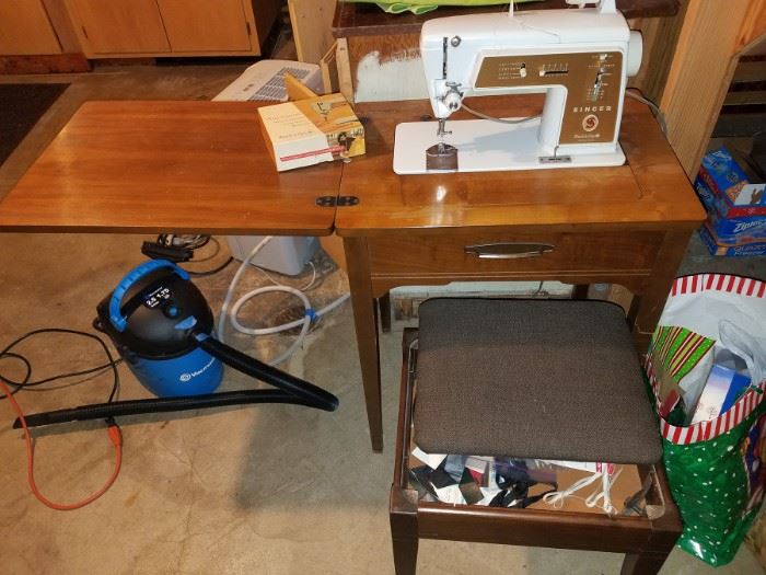 Vintage Singer Touch & Sew sewing machine and cabinet