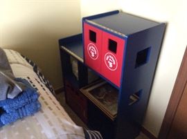 CHILDRENS STORAGE BOOK SHELF