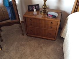 one of 2 night stands