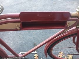 Vintage men's bicycle, badge says "Trail Blazer". Tank compartment says "Flyer". Possible old restoration, extra nice!
