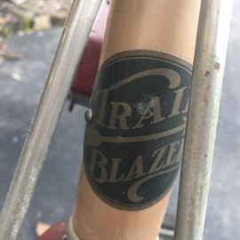 Vintage men's bicycle, badge says "Trail Blazer". Tank compartment says "Flyer". Possible old restoration, extra nice!