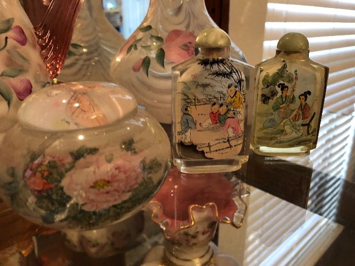 Reversed painted interior Chinese glass snuff bottles 