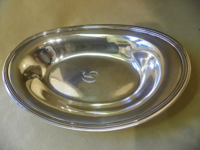             Early 20c Tiffany and company Sterling Silver 
              Bread Tray w/ Old English 'G' monogram